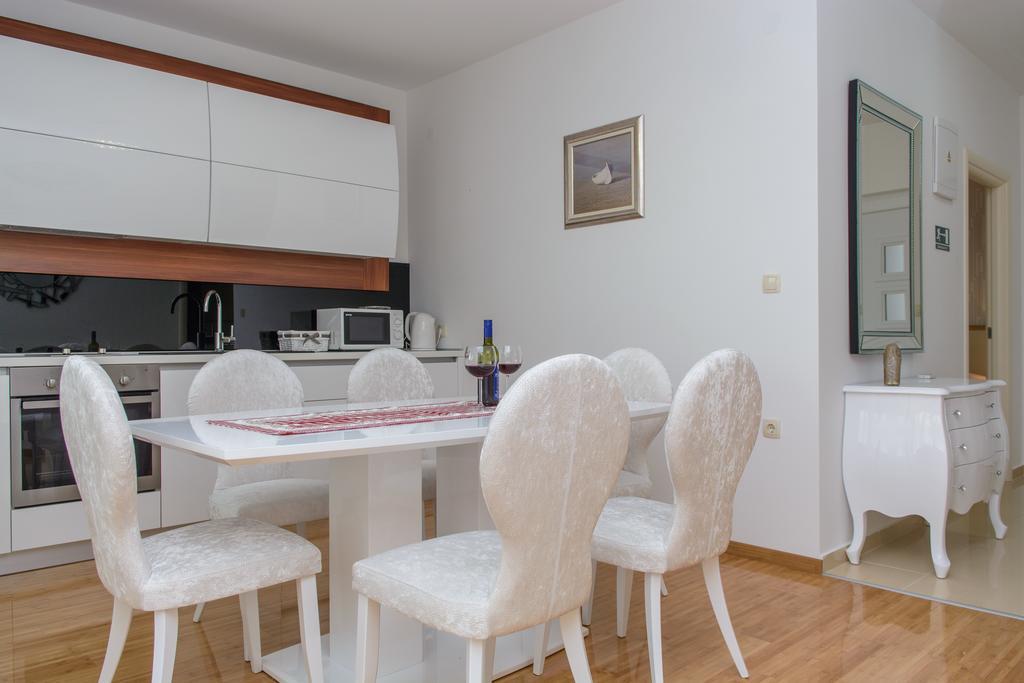Apartments Villa Atlantis Трогір Екстер'єр фото