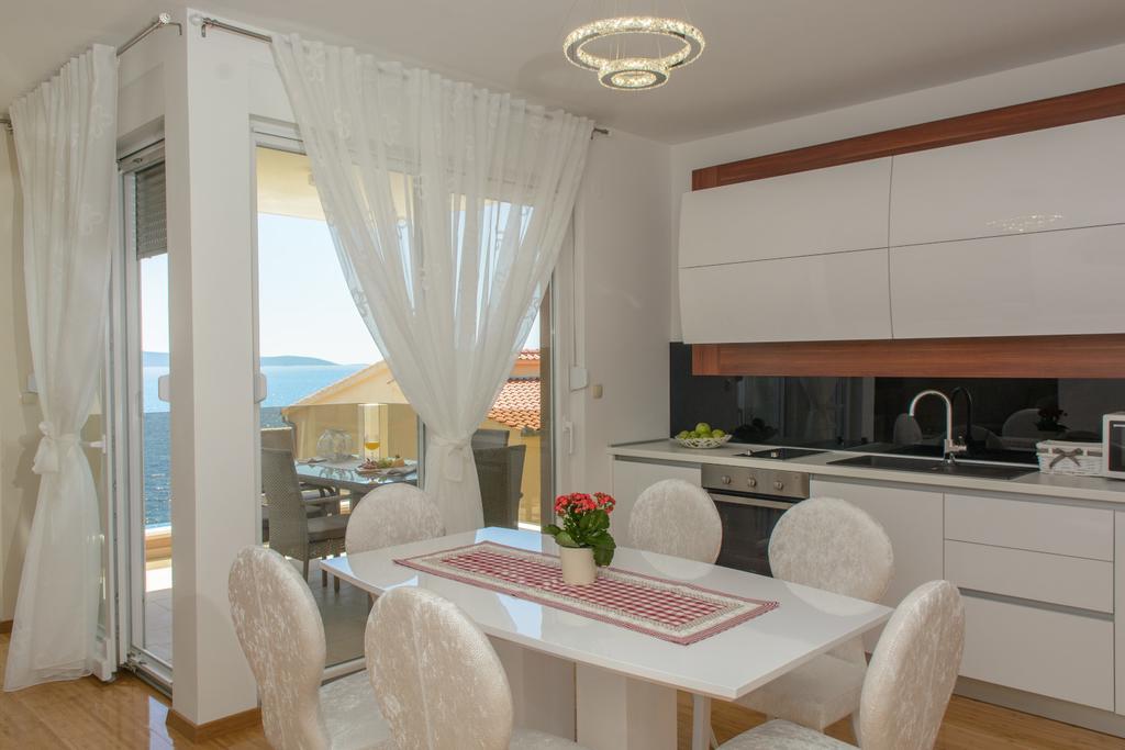 Apartments Villa Atlantis Трогір Екстер'єр фото