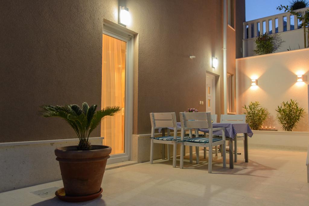 Apartments Villa Atlantis Трогір Екстер'єр фото