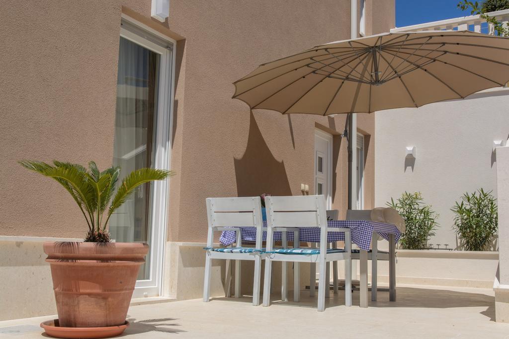 Apartments Villa Atlantis Трогір Екстер'єр фото